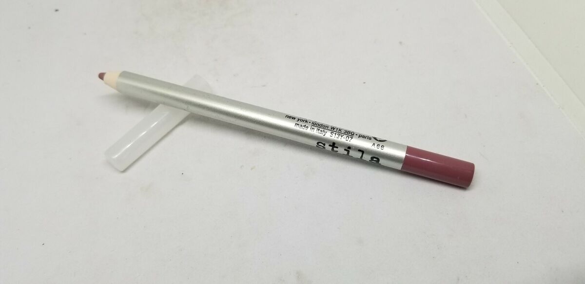 Stila Lip Liner: Defining Beauty with Precision