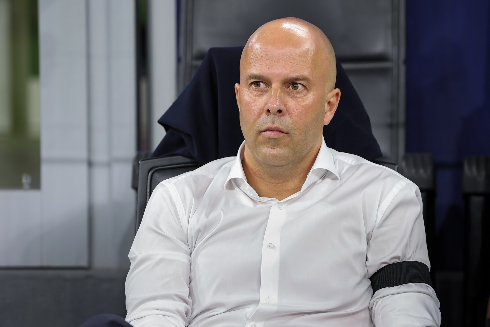 Arne Slot Menanggapi Kartu Merah di Markas Everton: “Saya Dikalahkan Emosi”